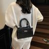Bolso de Mano Cuadrado Pequeño Cruzado Estilo Nuevo Estético Texturizado Retro 2025 Moda Casual Gran Capacidad Tendencia Europea y Americana Patrón de Cocodrilo