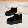 Botas de Neve Europeias para Mulheres 2025 Inverno Novo Estilo Forradas com Lã Moda Casual Versátil Estilo Quente Tendência Zíper Traseiro Botas Femininas