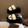 Chinelos fofos estilo retrô, que aumentam a altura, para mulheres, adequados para usar ao ar livre, nova moda de outono, chinelos de algodão, sapatos fofos femininos