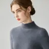 Colección nueva 26 otoño e invierno transfronteriza: Tejido de punto de alta calidad para mujer, con cuello semi-alto, mangas largas y un diseño versátil que se puede usar como capa base o como suéter pullover.