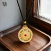 Colar pingente bússola giratória de filigrana oca com diamantes incrustados, estilo tradicional de areia e ouro, estilo chinês novo, atacado