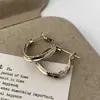 Minimalista Retrô Exquisito Versátil Luxo Leve High-End Estilo Minimalista Ouro Café Brincos Moda de Nicho Brincos de Temperamento para Mulheres