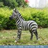Escultura de cebra de simulación de paisaje al aire libre, respetuosa con el medio ambiente, de FRP, para parque de atracciones, jardín de infancia, adornos de animales.