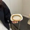 Bolso de Mano para Noche de Nicho Transfronterizo Mini Bolso Cuadrado Bolso Cruzado con Asa de Metal Retro Europeo y Americano Cadena al Hombro