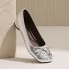 Zapatos bajos de cuero pequeños estilo francés para el otoño de 2026 con lazo, boca poco profunda, suela blanda, cómodos zapatos planos casuales para mujer