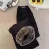 Pantalones de pierna ancha de lana de cordero engrosada para hombres y mujeres, pantalones de algodón con forro polar de otoño para uso en exteriores, pantalones rectos de pana cálidos al por mayor