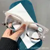 Gafas de Lectura de Marco Cuadrado Nuevo Transfronterizo con Clavo de Arroz Anti-Luz Azul Combinación de Colores de Moda Marco de PC Patas de Resorte Gafas de Lectura al por Mayor para Mujeres