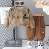 Conjunto de primavera y otoño para niño 20256, nuevo diseño elegante para bebés de 1 a 3 años, conjunto de dos piezas con sudadera de manga larga de otoño