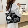 Bolsa feminina única de grande capacidade, nova bolsa de ombro casual de verão 2024, bolsa tote para estudantes universitários usarem no trajeto para a aula