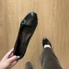 Sapatilhas retrô com fivela estilo francês para mulheres, novos sapatos Mary Jane de outono 2026 que aumentam a altura, sapatilhas ballet planas de bico redondo