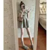 Vestido de seda helada con cuello en V de diseño coreano para mujer, nuevo estilo verano 2026, para mujeres petite, entallado en la cintura, adelgazante, falda corta línea A