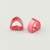 Anillo para tapón de oído de alta calidad con logotipo grabado en forma de corazón, anillo de acero inoxidable, cierre para pendiente chapado en oro, pendiente doble con forma de corazón