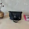Bolsa Feminina de Axila 2026 Novo Verão High-End Retrô Nicho Exquisita para o Dia a Dia Ombro Único Transversal Bolsa de Balde