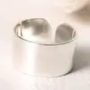 Anel de prata estilo coreano estilo frio simples superfície com padrão de onda irregular anel de dedo indicador feminino duplo aberto