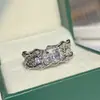 Anillo de Mieliaje de Encaje Tejido Hueco Dorado Tallado Panal Versa Jewelry Alambre Dorado Estirado Artesanía Italiana Vintage Agencia Matrimonial