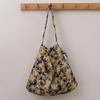 Bolso de lona con estampado floral fresco de Dongdaemun, estilo coreano, para mujer, estilo urbano, combinable, para debajo del brazo, precio unitario, gran capacidad.