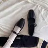 Versión de Piel de Vaca Cuero Genuino de Raza Mixta Importado Zapatos Mary Jane Planos Minimalistas de Correa Única Suela Suave para Mujer con Aumento Oculto de Altura