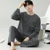 Pijama para Hombre Primavera y Otoño Nuevo Conjunto de Pantalón Largo y Camiseta de Manga Larga Cuello Redondo Se Puede Usar Afuera Estilo Deportivo Ropa de Casa Conjunto de Dos Piezas