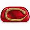 Bolsa de mão de luxo leve transfronteiriça com cobra enrolada em metal dourado, padrão de cobra dourada, bolsa de casca dura, bolsa de banquete versátil e moderna, transversal
