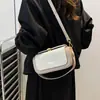 Bolsa Caixinha Retro de Luxo Acessível de Alta Qualidade para Mulheres 2025 Nova Moda de Nicho Bolsa de Mão Ombro Único Transversal Pequena Quadrada