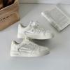 Baikuang Zapatos de Plataforma Gruesa Bordado de Punto de Cruz Chino Nuevo para Mujer 2024 Primavera Nuevas Explosiones Aumentados Deportivos Ocio Gama Alta