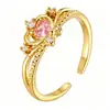 Anillo nuevo de estilo europeo y americano transfronterizo de lujo ligero, forma de corazón, corazón de amor, lazo, pavimentado con microcirconias, geométrico, abierto, anillo para el dedo, venta al por mayor