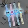 Nuevo reloj luminoso para estudiantes y niños, bonito reloj LED de silicona con dibujos animados, suministro transfronterizo, venta al por mayor