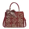 Bolso de Lujo Ligero y de Gama Alta 2026 Nuevo de Moda Estilo Chino Bolso Bordado a Mano Elegante Bolso de Hombro para Bodas para Mujer