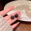 Aretes Cuadrados Negros de Circonita Estilo Coreano, Modernos y Geniales, Estilo Nuevo, Elegantes, Lujo Ligero, Gama Alta, Aretes de Moda y Versátiles para Mujer