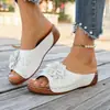 Zapatos de Mujer de Talla Grande de Comercio Exterior 2026 Primavera y Verano Nuevos Chanclas con Cuña Gruesa Peep-Toe Transfronterizas para Uso en Exteriores con Decoración Floral