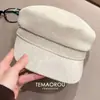 ¡De Alta Gama! Moderna Gorra de Periodista Estilo Old Money Delgada Color Albaricoque Leche, Nueva Gorra Adelantada Primavera/Verano 2026