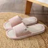 Produtos de Fábrica Casal Algodão Arrastar Verão Linho Casa Interior Piso de Madeira Sola Macia Casual Antiderrapante Sapatos Primavera e Outono