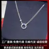 2025 Nuevos Pendientes Clásicos Kaka Nuevos con Incrustaciones de Diamante para Mujer Aguja de Plata Sensación de Alta Gama Lujo Ligero Versátiles Pendientes Fabricante Venta al por Mayor