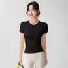 Camiseta Nude Sem Costura para Pilates Fitness Top de Treino para Mulheres Respirável Roupa de Yoga Corrida Secagem Rápida Manga Curta Esportiva