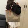 2026 Novo Estilo Texturizado para o Dia a Dia Nicho Ins Bolsa de Mão Bolsa de Ombro de Grande Capacidade Bolsa Tote com Estampa de Letras Atacado