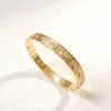 Reloj explosivo de moda especial de acero de titanio con pulsera de color de alta calidad joyería para mujer pulsera cuadrada fabricantes pelo lacio