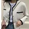 2026 Chic Coreano Otoño Color de Nicho Bloque de Color Chic Holgado Bolsillo Cuello en V Manga Larga Cárdigan Chaqueta Corta Mujer
