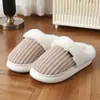 Pantuflas de algodón para mujer para el calor del hogar, pantuflas mullidas, zapatos perezosos, pantuflas de algodón de talla grande TEMU transfronterizas, zapatos perezosos de forro polar de coral