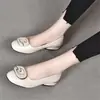 Zapatos planos bajos para mujer, nuevo modelo 2026, zapatos de cuero suave para mujer, zapatos pequeños de cuero de tacón bajo, estilo otoño, punta redonda, mocasines con hebilla cuadrada
