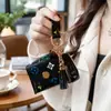 La mejor opción de regalo para mujeres: Bolsa pequeña para monedas de cuero PU de otoño e invierno, bolsa para auriculares, llavero, en stock para entrega rápida, perfecta para el Día del Maestro