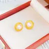 Aretes Trenzados de Aleación de Cobre Estilo Retro de Hong Kong Oro Imitación Corindón Rojo y Blanco Perla para Mujer, Aretes de Lujo Ligero de Alta Gama