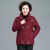 Chaqueta de algodón con relleno de plumón de invierno para mamá, estilo corto, para mujeres de mediana edad y mayores, nueva colección 2026, abrigo de algodón talla grande