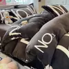 Conjunto de Roupa de Cama de Leite Fleece Estampado de Quatro Peças para Outono e Inverno Lençol de Elástico Quente Espessado Estilo Conjunto de Três Peças para Dormitório de Estudante Roupa de Cama Fofa