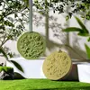 Placa de incienso de yeso con relieve artístico, colgante de aromaterapia para armario de dormitorio, compañero de aromaterapia para bodas, regalo para niñas, regalo colgante de incienso