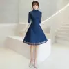 Venta al por mayor del fabricante 2026 Nuevo estilo de primavera Qipao con encaje mejorado inspirado en la antigüedad, Vestido Qipao fresco y juvenil para niña