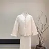 Nova Jaqueta de Penas Jacquard Manga Curta Pelo de Vison Estilo Chinês Inverno 2025 Nova Solta Gola Alta Fresca e Versátil