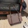 Bolso grande transfronterizo para mujer, nuevo de otoño 2026, versátil, de moda, de un solo hombro, moderno, para ir al trabajo, retro, casual, tipo tote