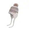 Chapéu de Lã Tricotado Europeu e Americano de Inverno para Circunferência Craniana Grande com Forro de Fleece Quente para Proteção das Orelhas Chapéu Pulôver Feminino para Uso Externo à Prova de Frio Chapéu Lei Feng