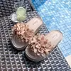 Sandálias de Praia Tendência para o Verão 2026, Estilo Coreano Floral Sexy, Plataforma com Solado Grosso, Aumentadoras de Altura, para Uso Externo