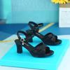 Sandalias de Cuero Suave para Mujer 2025 Verano Nuevo Combinación con Todo Antideslizantes Tacón Medio de Moda Peep-toe Sandalias de Hebilla para Mamá